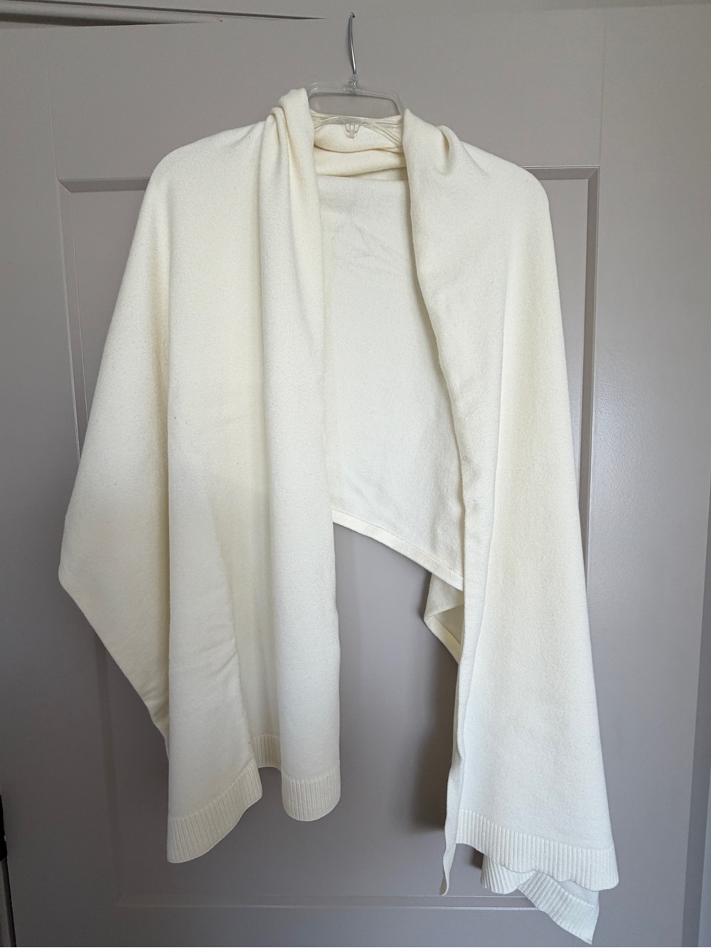 Women’s shawl wrap